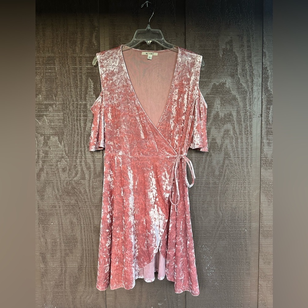 Never worn Francesca’s Miami Pink Velvet Dress size large